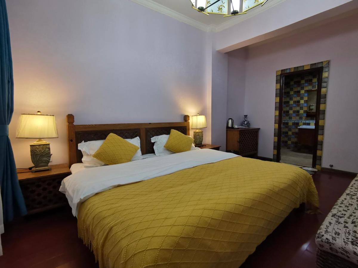 Mama Naxi Guesthouse Лиджанг Екстериор снимка