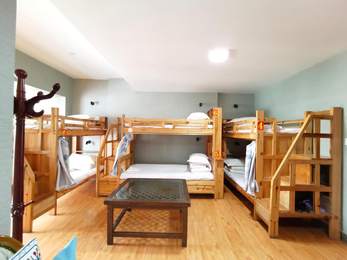 Mama Naxi Guesthouse Лиджанг Екстериор снимка
